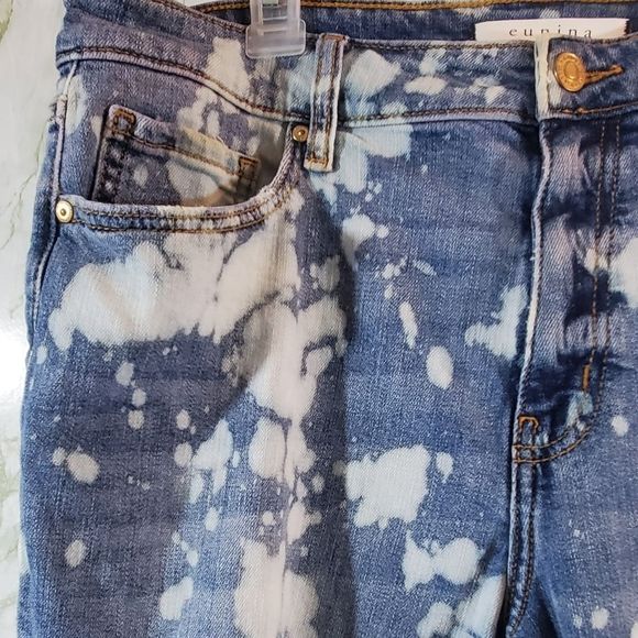 eunia Distressed Mid Rise Jeans - Picture 4 of 13